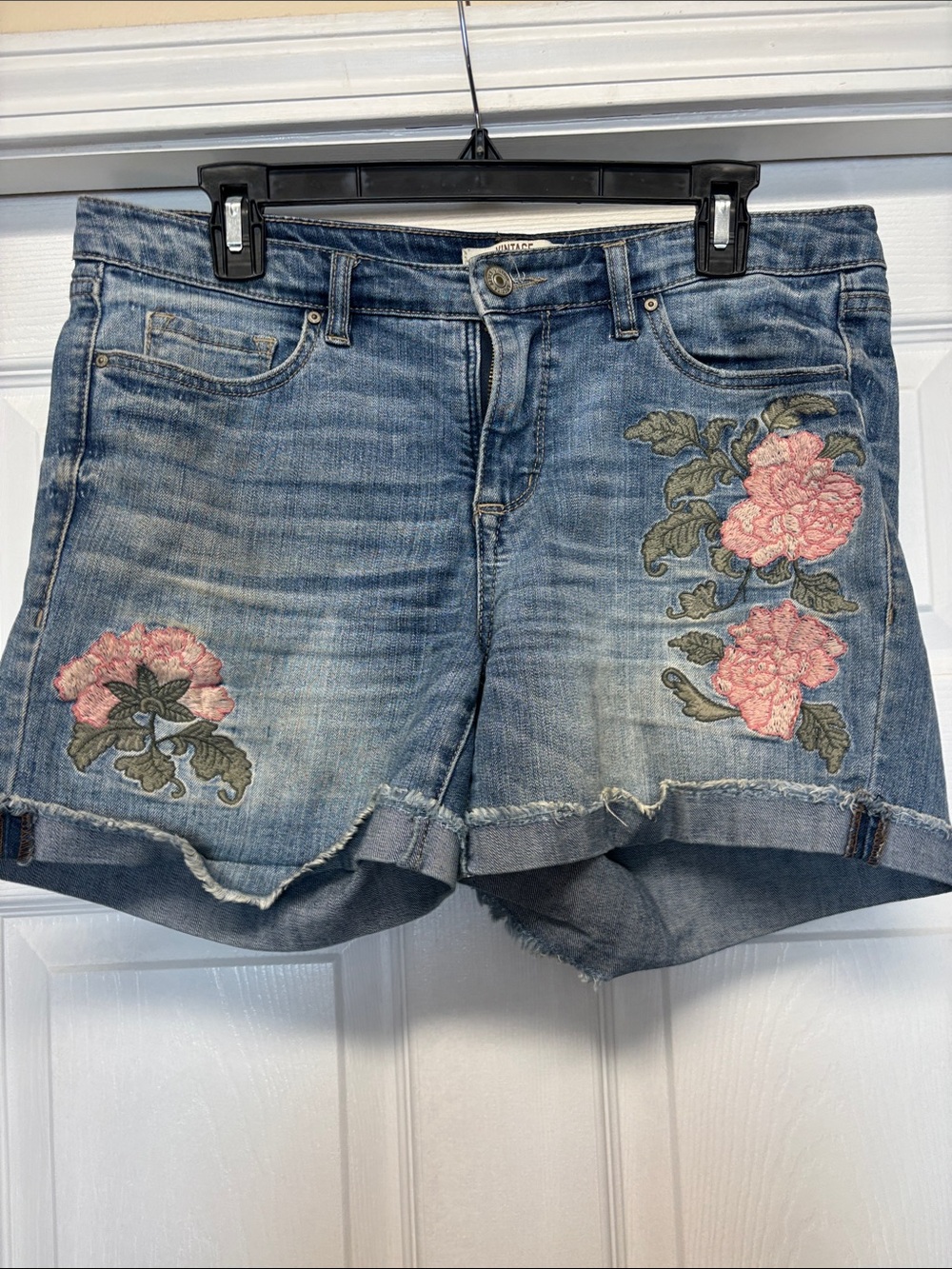 Vintage America Blue Denim Shorts with Pink Floral Embroidery Super Comfy 6/28